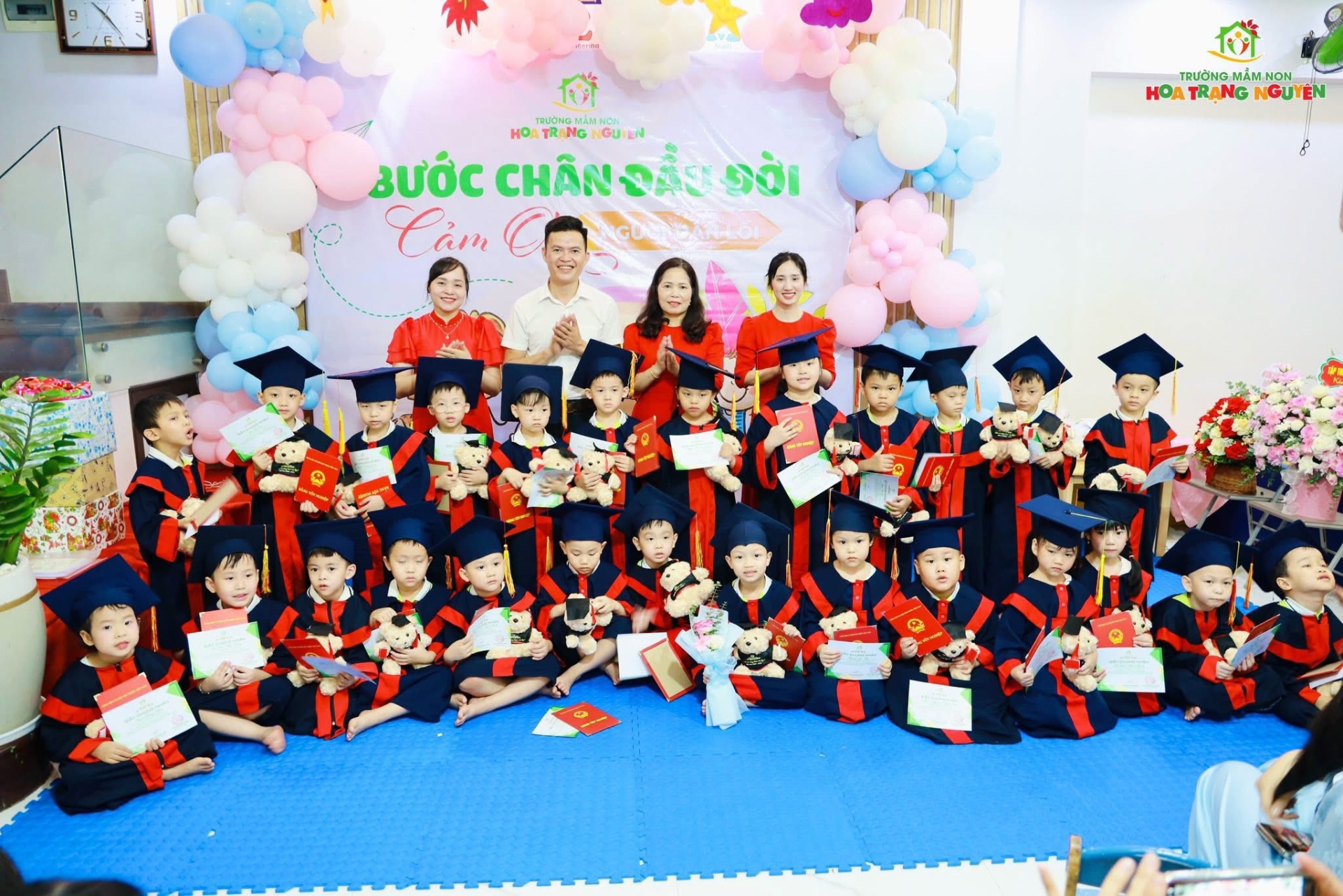 Bước chân đầu đời - Tri ân người dẫn lối