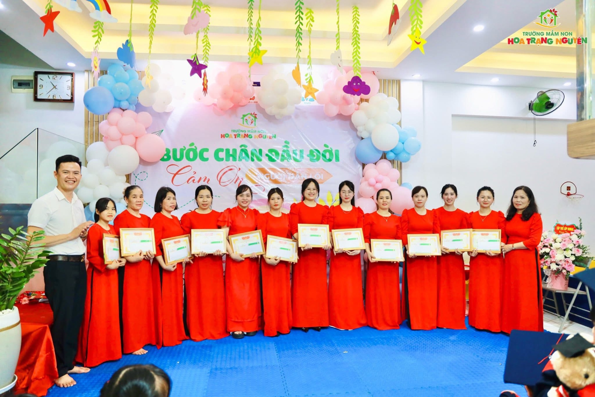 Bước chân đầu đời - Tri ân người dẫn lối