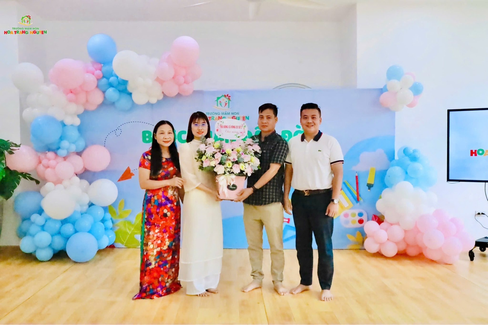 Bước chân đầu đời - Tri ân người dẫn lối