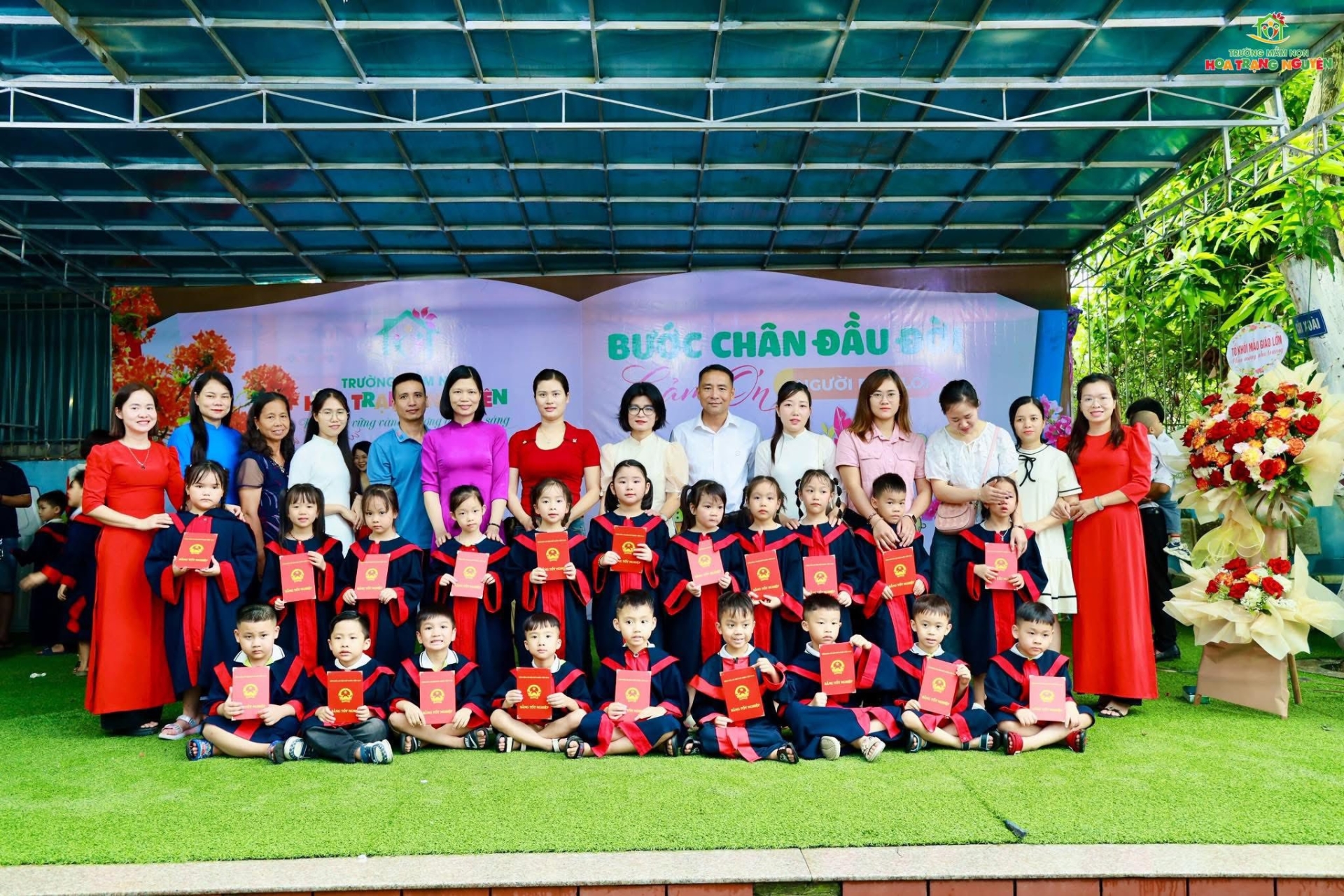 Bước chân đầu đời - Tri ân người dẫn lối