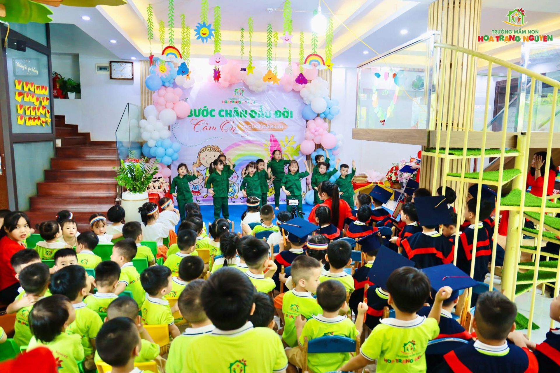 Bước chân đầu đời - Tri ân người dẫn lối