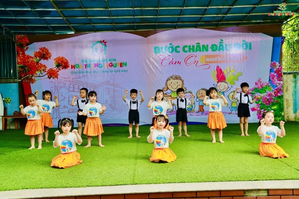 Bước chân đầu đời - Tri ân người dẫn lối