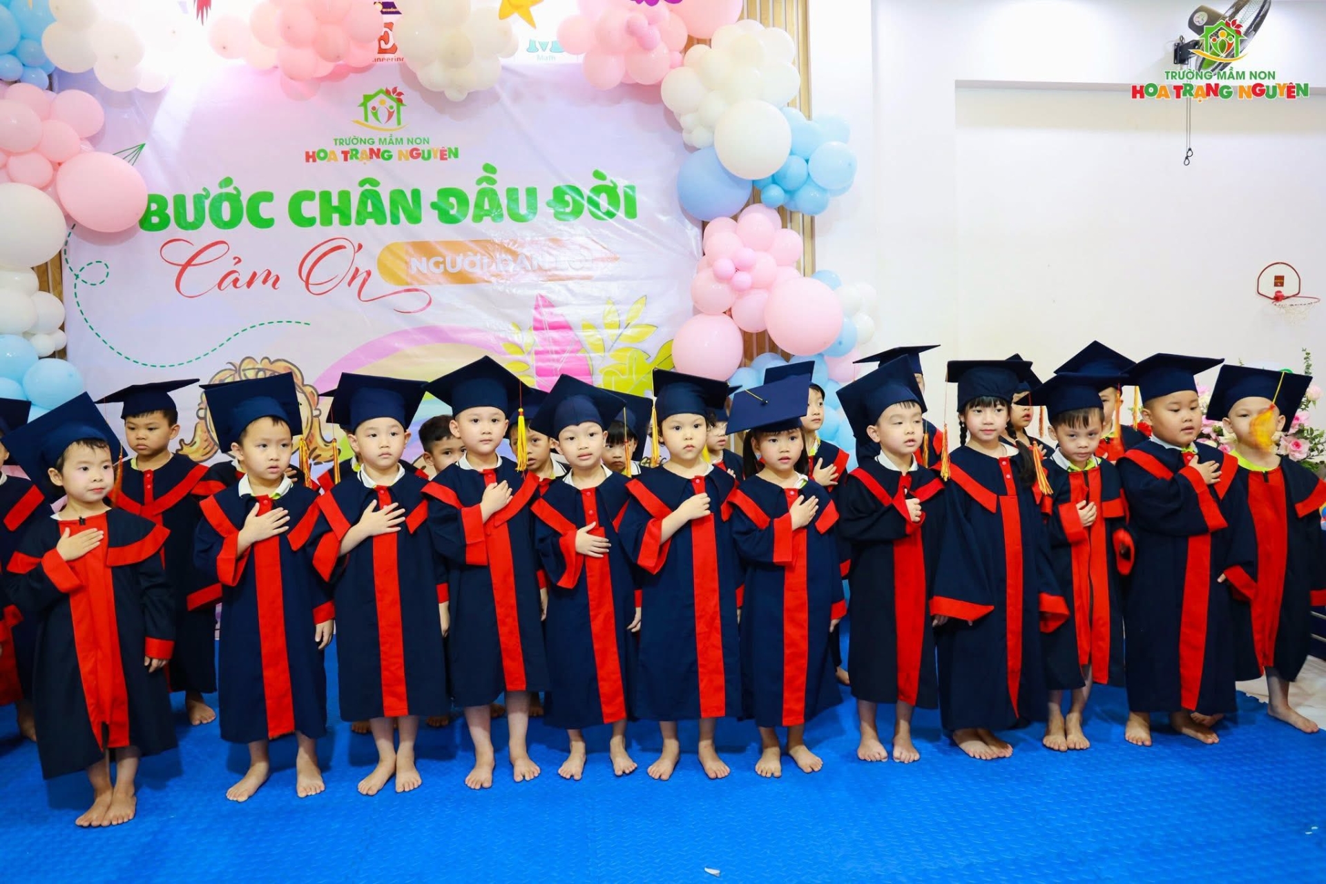 Bước chân đầu đời - Tri ân người dẫn lối