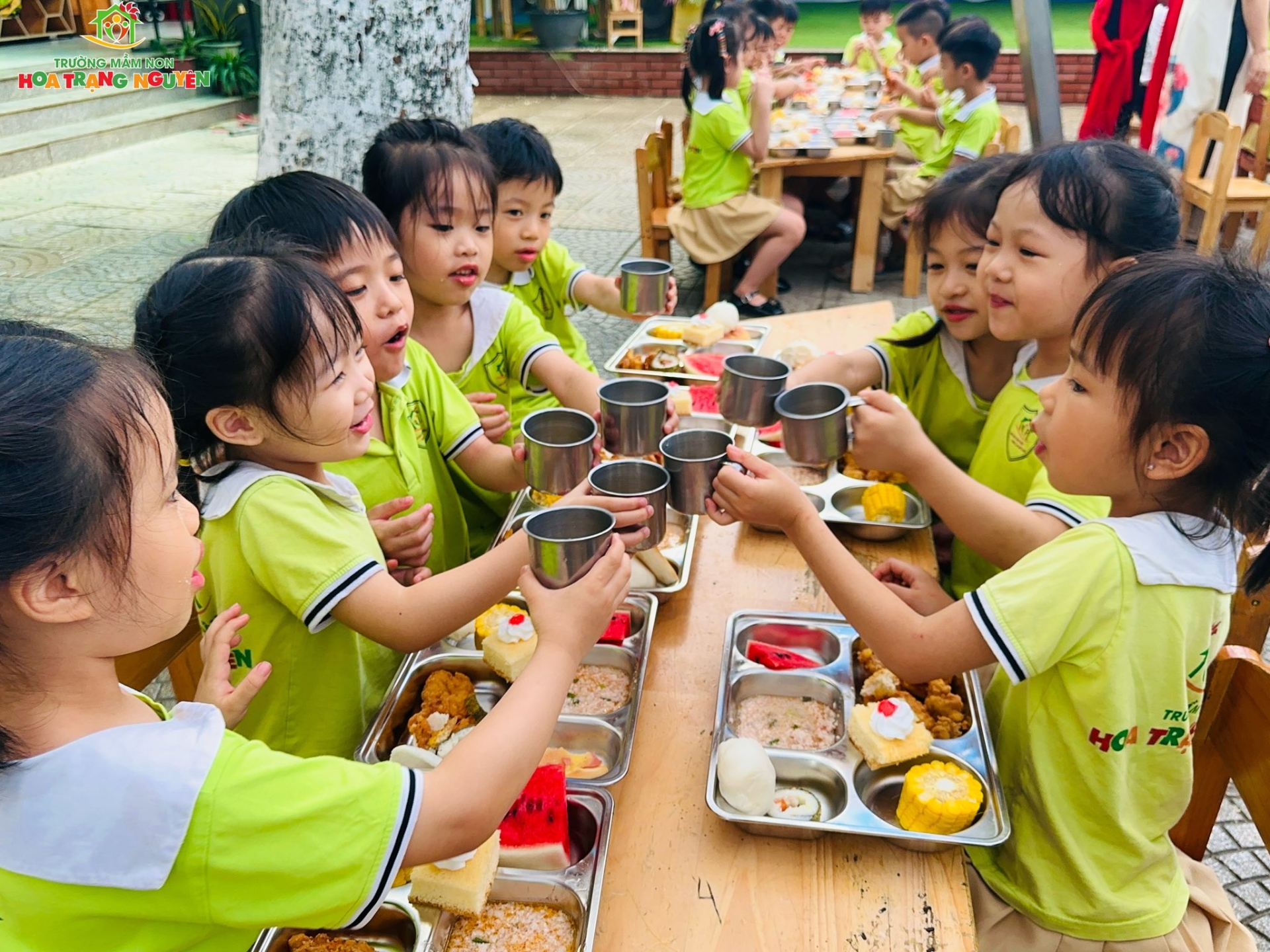 Bước chân đầu đời - Tri ân người dẫn lối