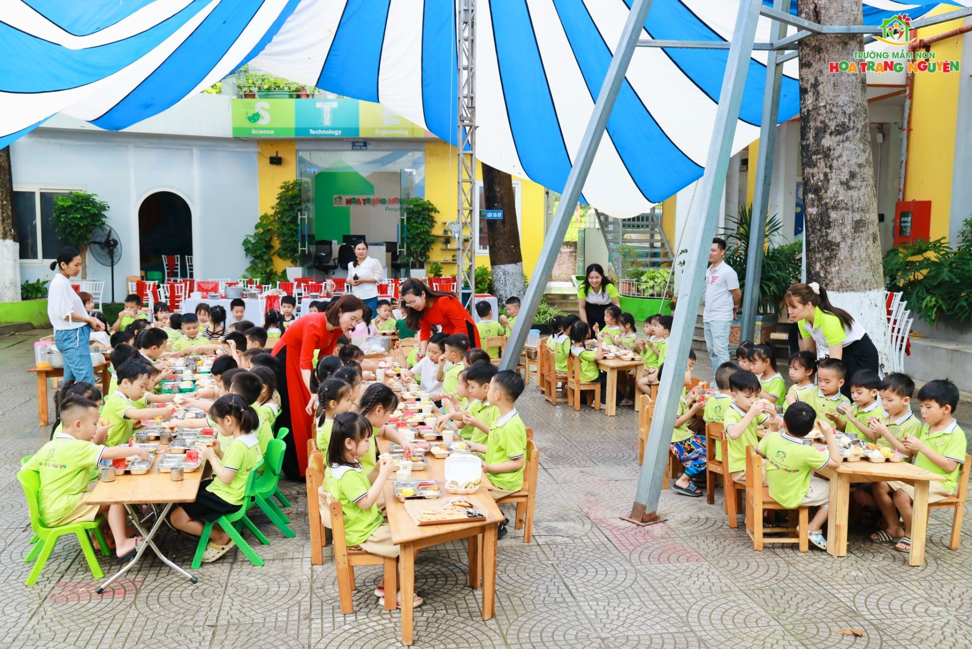 Bước chân đầu đời - Tri ân người dẫn lối