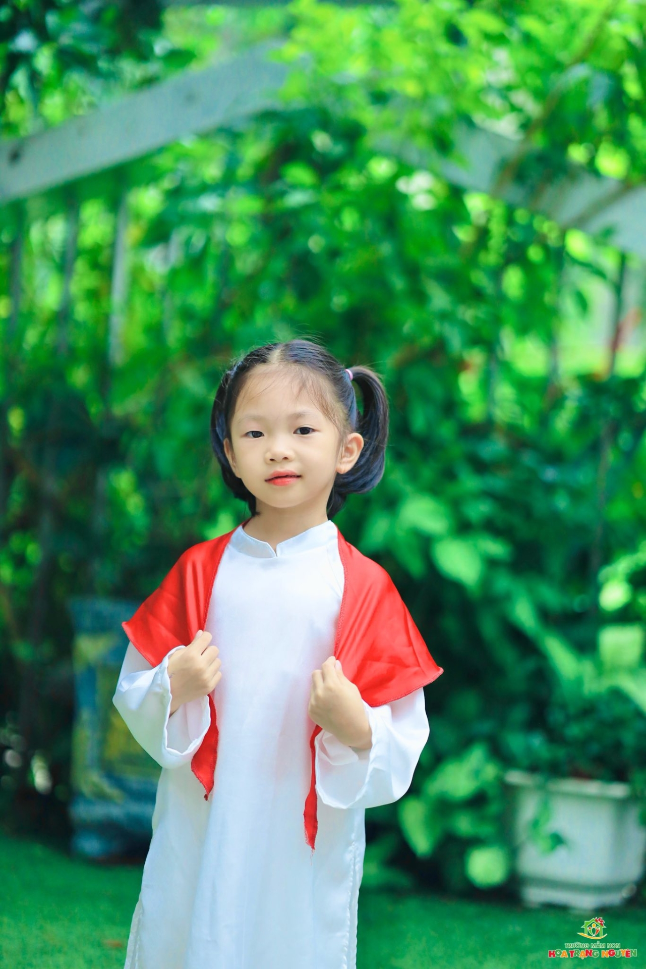 Rực rỡ sắc đỏ tự hào Việt Nam tại Hoa Trạng Nguyên