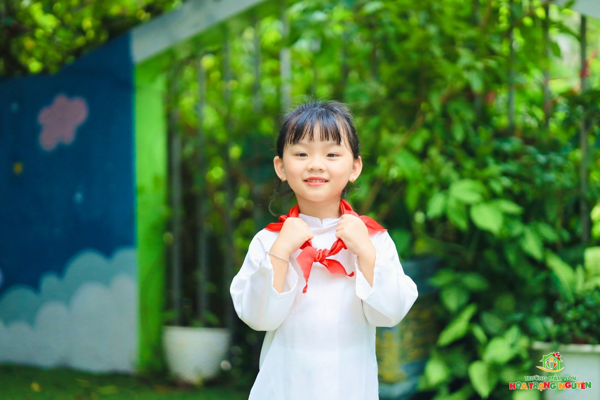 Rực rỡ sắc đỏ tự hào Việt Nam tại Hoa Trạng Nguyên