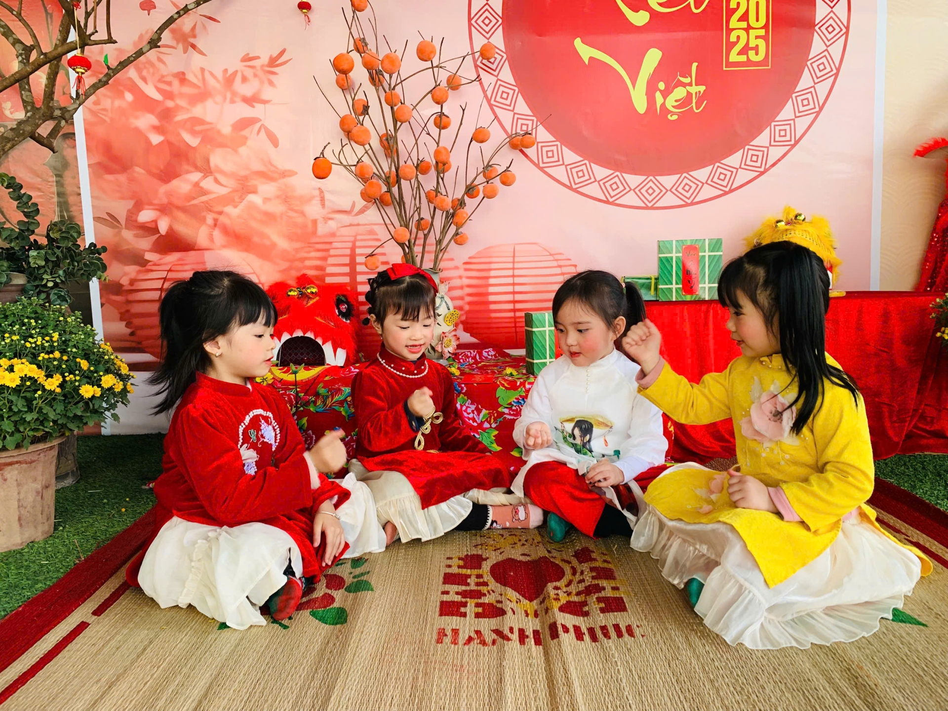 Mang xuân về cùng bộ sưu tập ảnh cực đáng yêu của các bé Hoa Trạng Nguyên