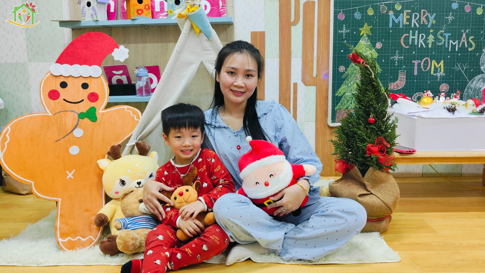 Rộn ràng chào đón Giáng sinh 2025 tại Hoa Trạng Nguyên