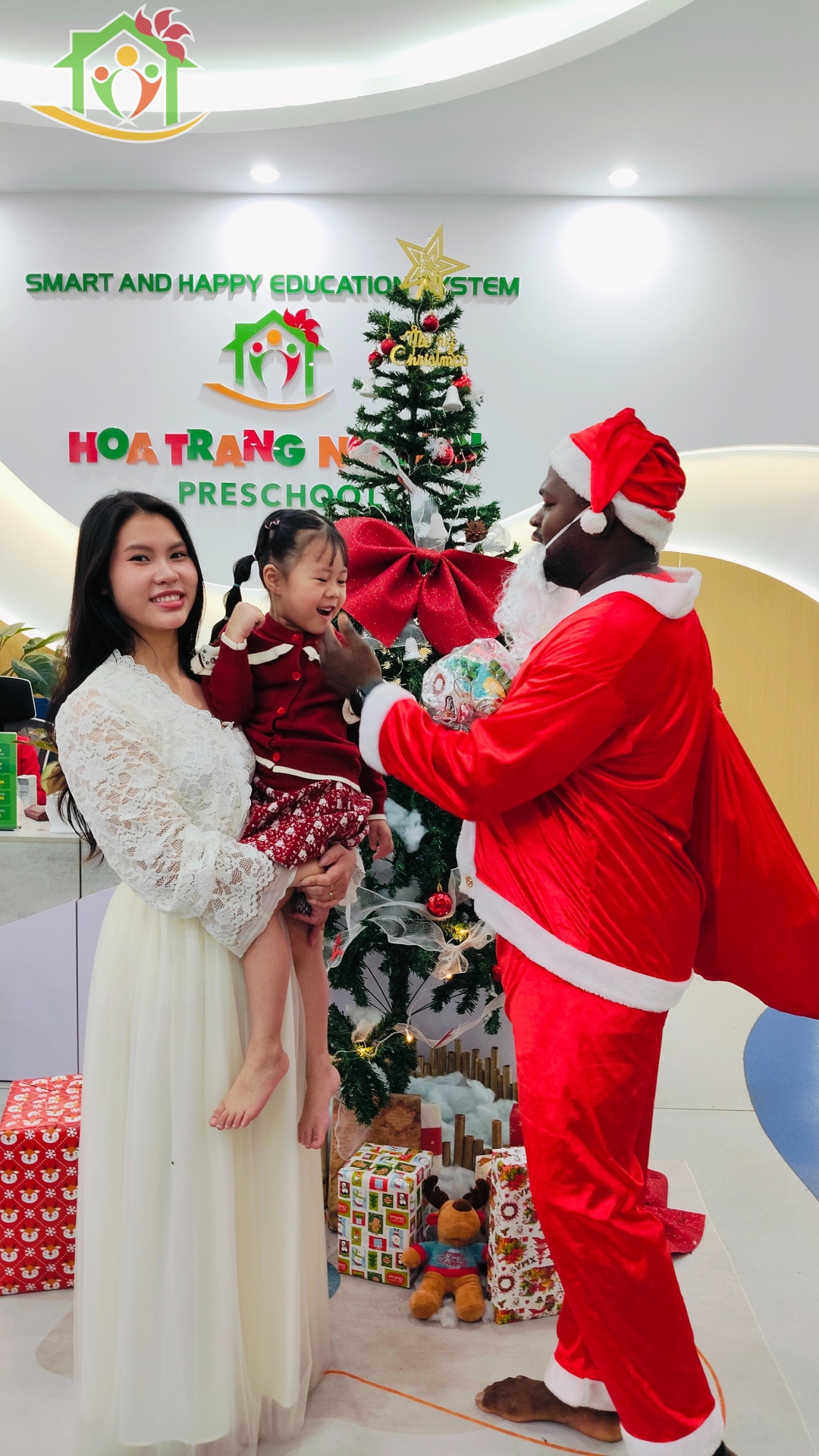 Rộn ràng chào đón Giáng sinh 2025 tại Hoa Trạng Nguyên