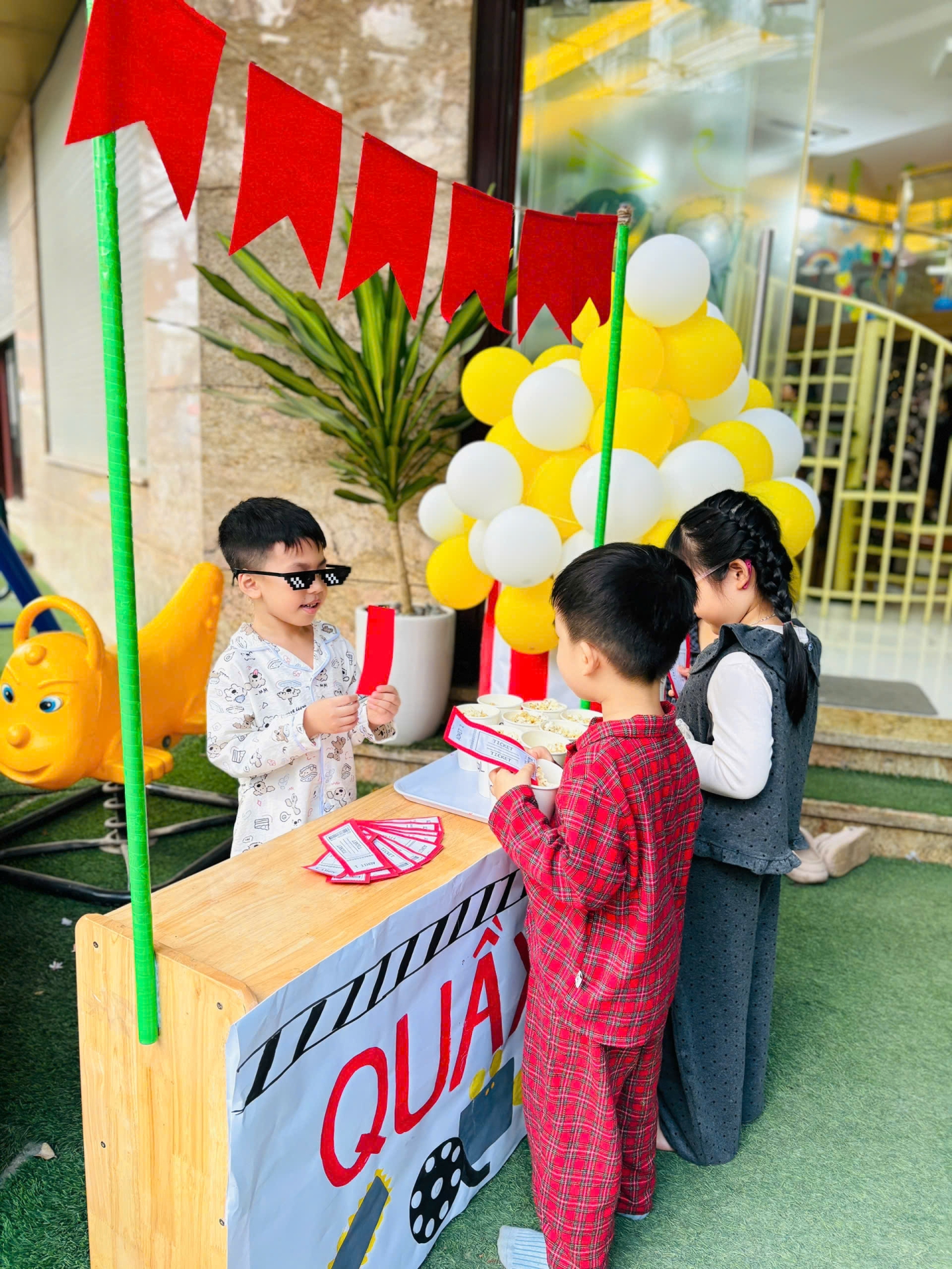 Rộn ràng chào đón Giáng sinh 2025 tại Hoa Trạng Nguyên