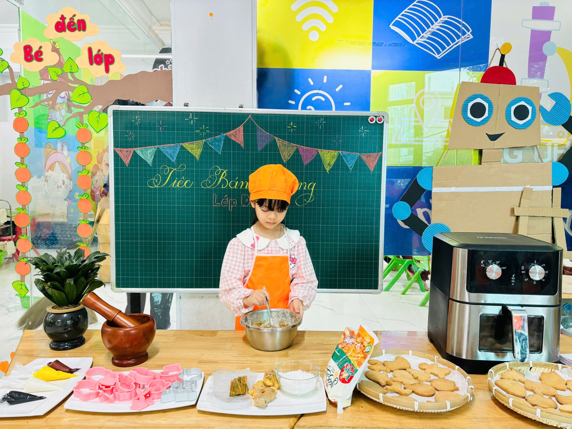 Rộn ràng chào đón Giáng sinh 2025 tại Hoa Trạng Nguyên