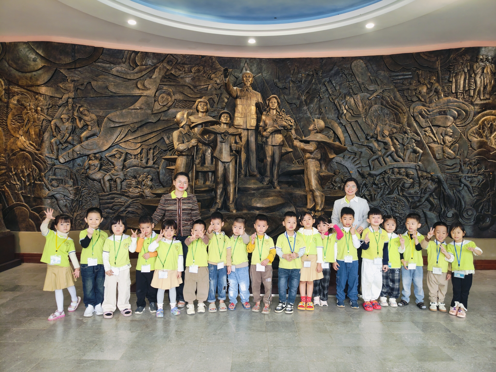 Hoạt động thực địa: Tham quan Bảo tàng Hồ Chí Minh