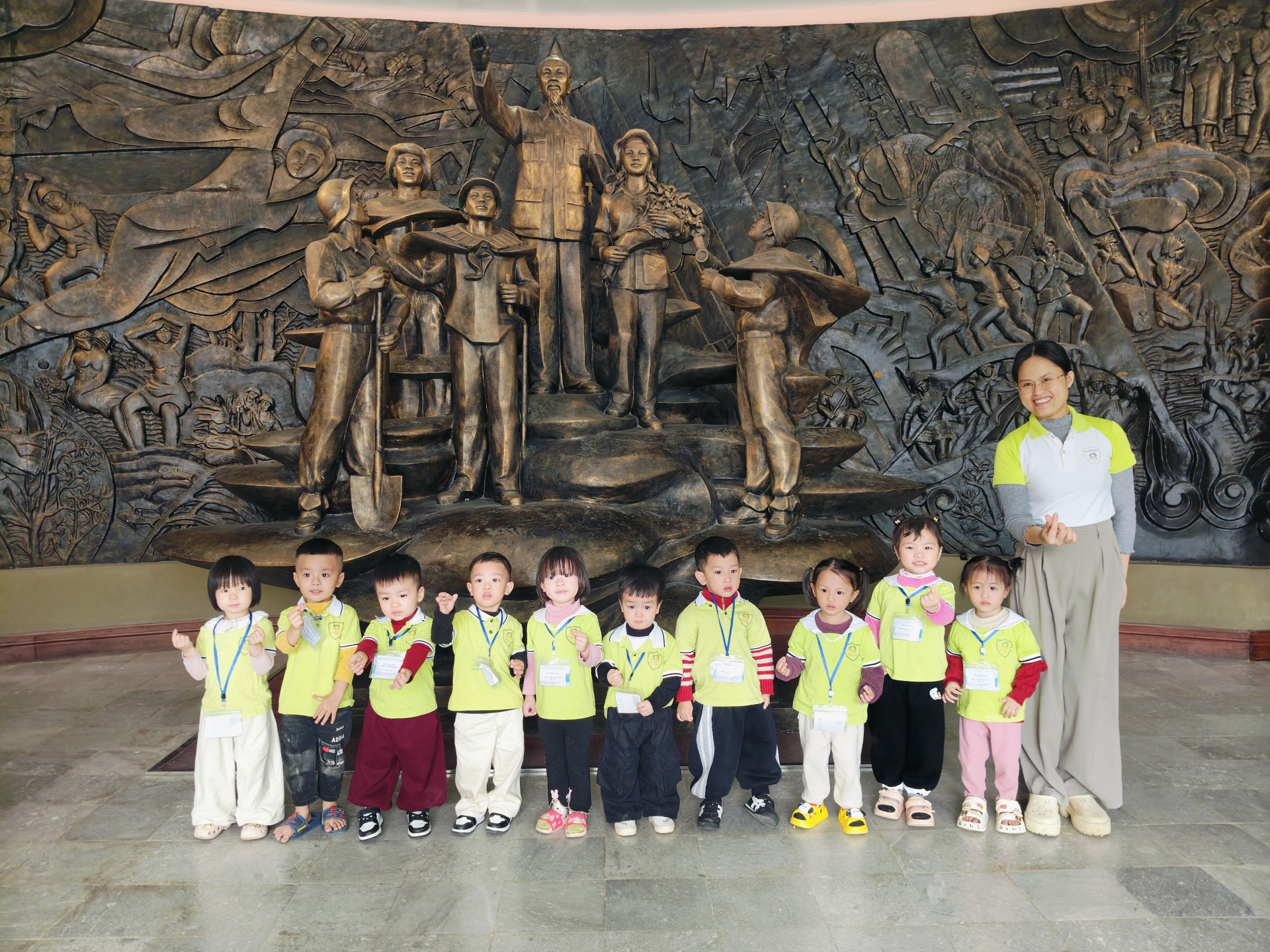 Hoạt động thực địa: Tham quan Bảo tàng Hồ Chí Minh