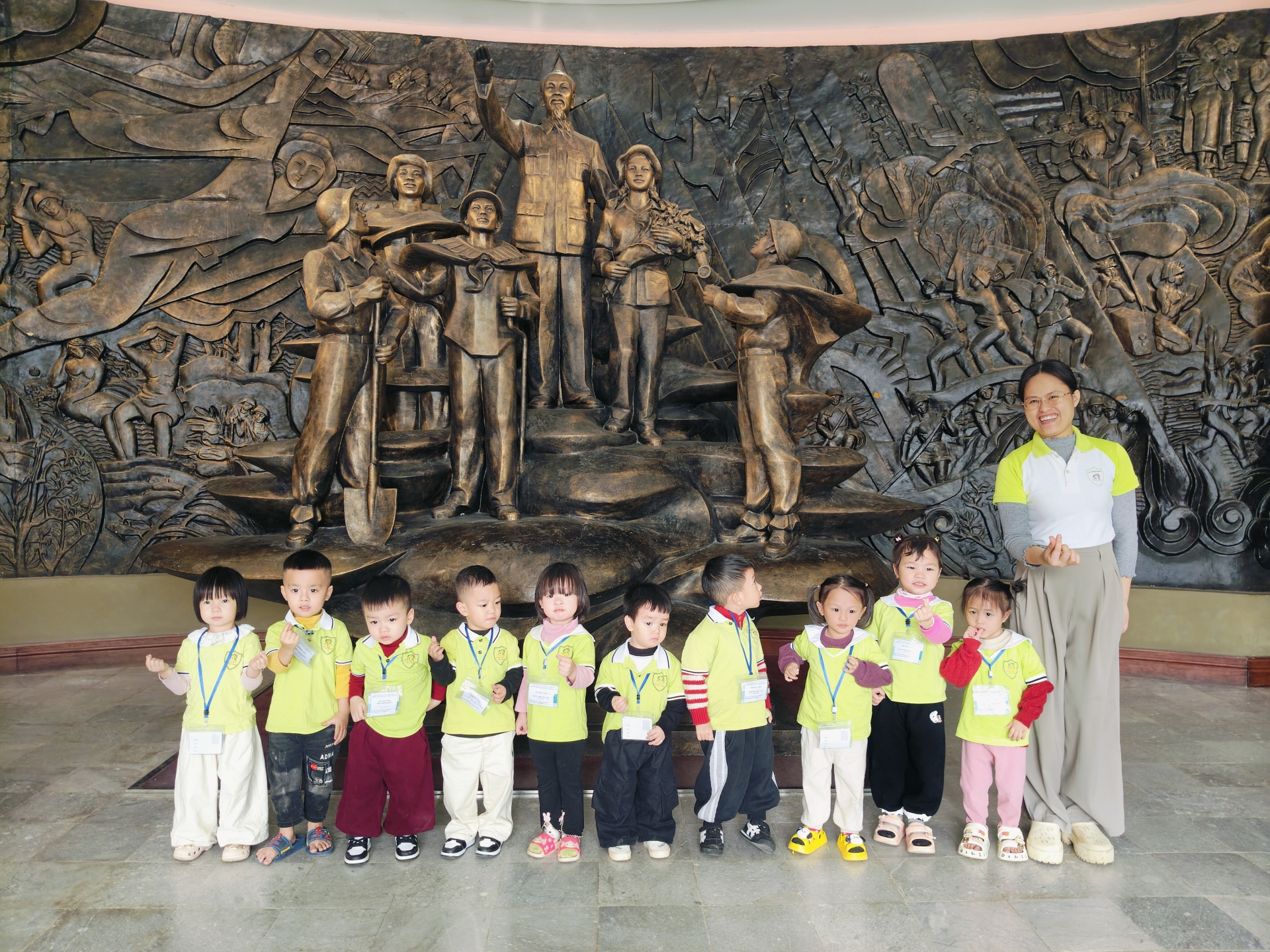 Hoạt động thực địa: Tham quan Bảo tàng Hồ Chí Minh