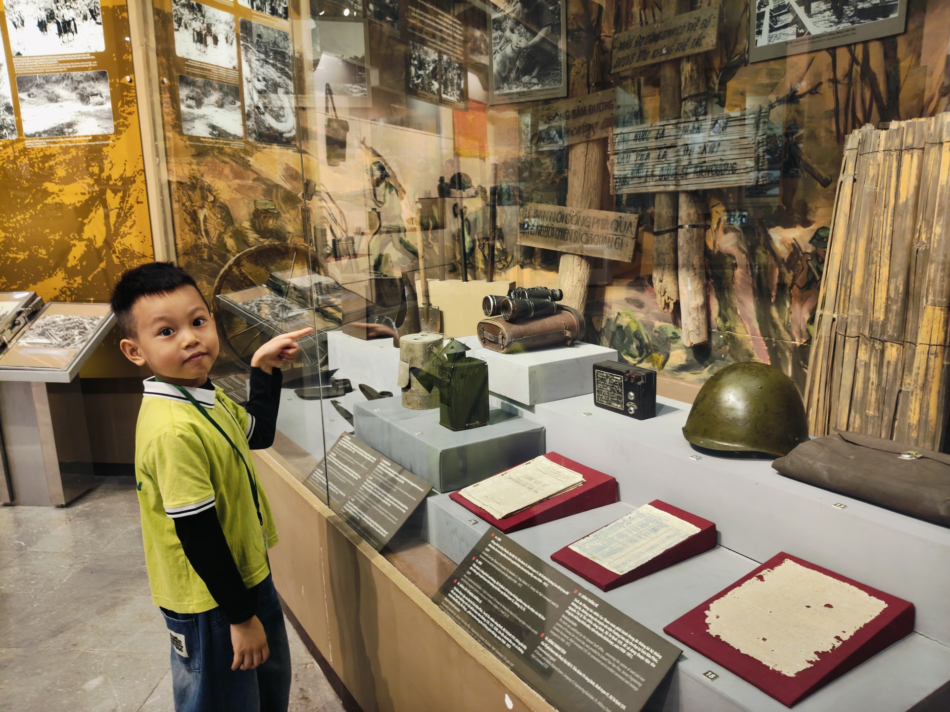 Hoạt động thực địa: Tham quan Bảo tàng Hồ Chí Minh