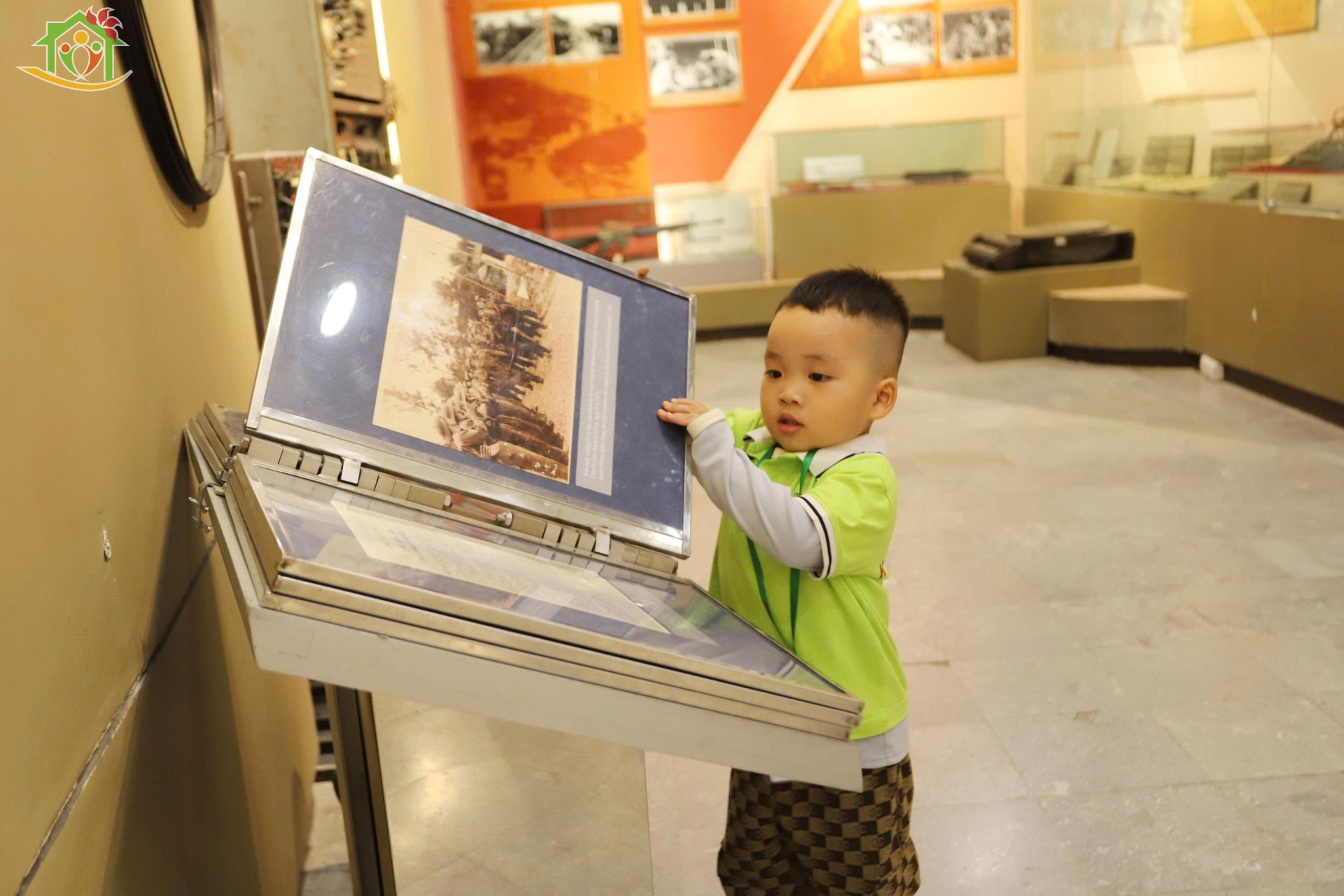 Hoạt động thực địa: Tham quan Bảo tàng Hồ Chí Minh