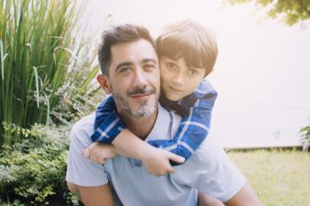 Bí quyết giúp nâng cao vai trò của người ba trong việc nuôi dưỡng trẻ nhỏ